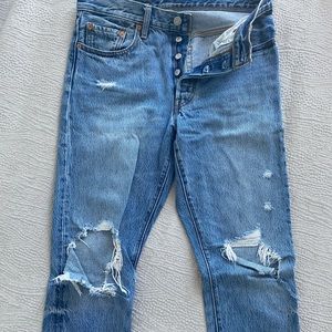 Distressed Knee Levi’s 501 Jeans